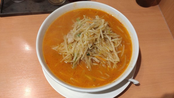 「秘伝の辛味噌ラーメン」@日高屋 西日暮里東口店の写真