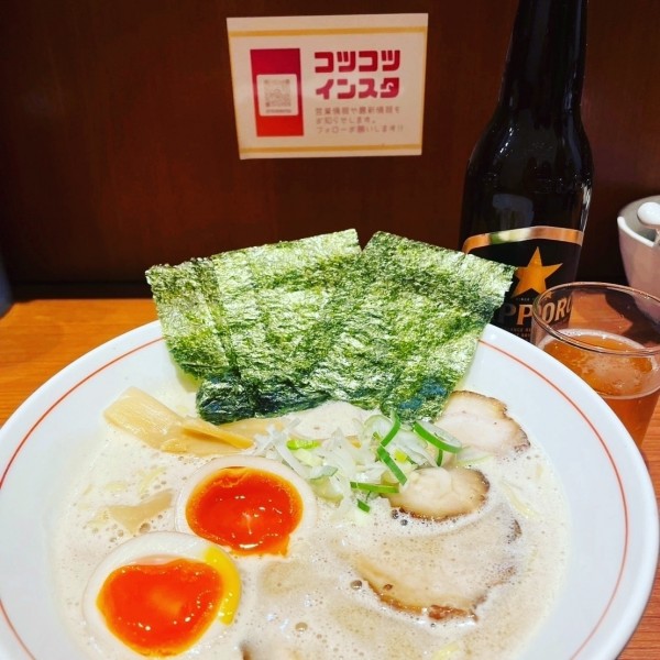 「濃厚中華そば特製」@麺工房コツコツの写真