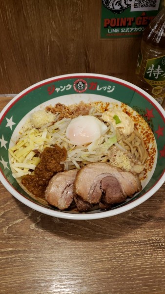 「パチパチまぜそば大盛り」@ジャンクガレッジ 東大宮店の写真