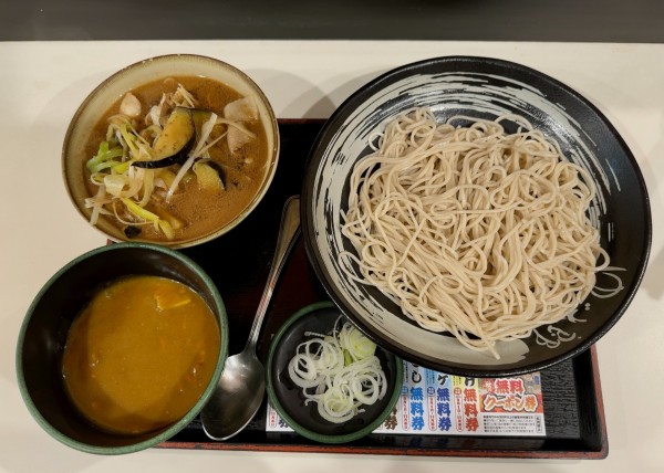 「肉茄子せいろ(650円)+カレー(クーポン)」@ゆで太郎 竹橋店の写真
