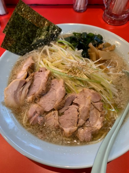 「醤油ネギチャーシュー中盛＋半ライス」@ラーメンショップ まる壱の写真