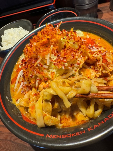 「鬼紅がっつりセット」@麺創研 紅 武蔵新城の写真