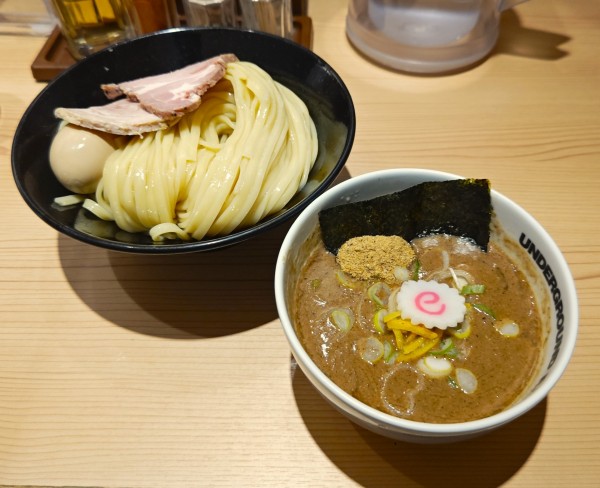 「特製つけめん+めん大盛」@頑者 UNDERGROUND RAMEN 川越駅店の写真