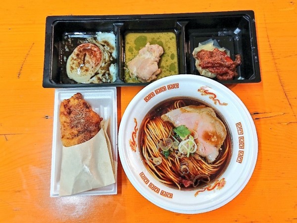 「【八咫烏】トーキョーニュー醤油ヌードル、など」@大つけ麺博 Presents 日本ラーメン大百科の写真
