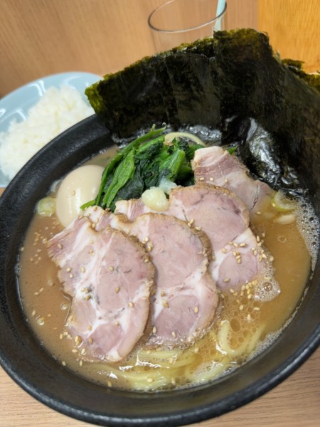 「特製らーめん」@横浜ラーメン 武蔵家 日吉店の写真