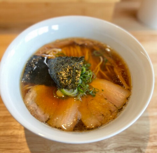 「醤油らぁ麺」@支那そばや 鳥栖の写真