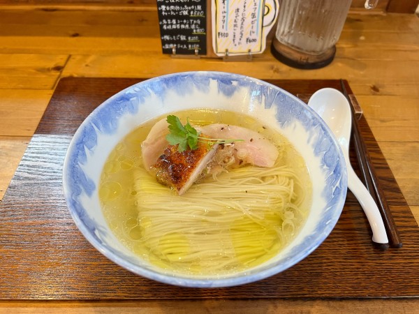 「塩らぁ麺」@Ramen FeeLの写真