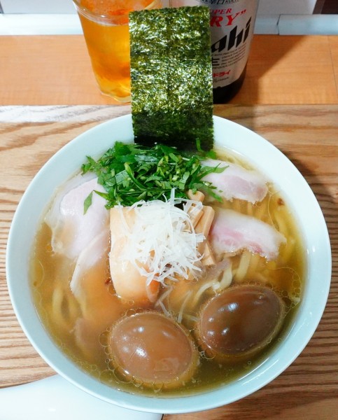 「塩らーめん＋味玉＋瓶ビール（小瓶）」@らーめん亭 ひなり竜王の写真