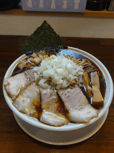 「大チャーシュー麺1200円ニンニク生姜」@柏 濃麺や 39名の写真