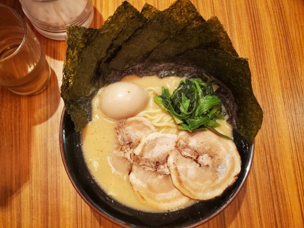 「MAXラーメン 醤油」@横浜家系ラーメン 壱角家 関内本町店の写真