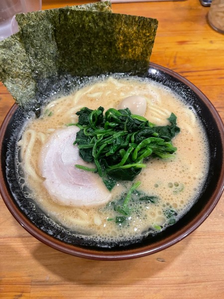 「ほうれん草ラーメン」@横濱家系ラーメン ちとせ家の写真