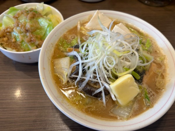 「【限定】石狩鍋味噌ラーメン880円+ジロめし(ランチサービス」@INOSHOWの写真