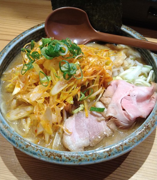 「ネギそば(赤)+替え半玉」@麺通 伊武記の写真