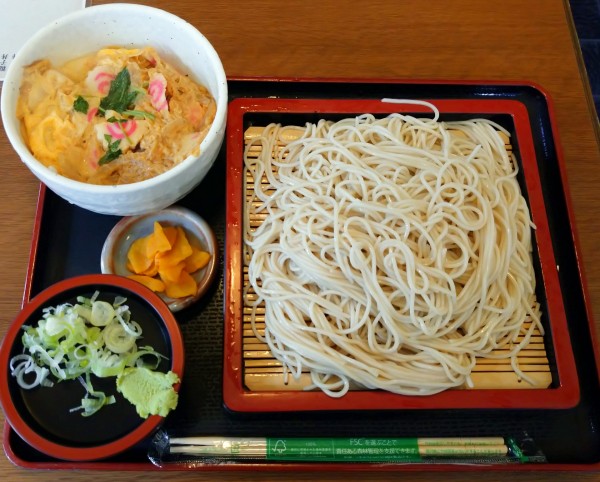 「ミニ玉子丼セット（900円）」@そば処 ゆう月の写真