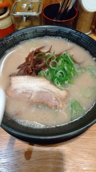 「さざなみらーめん　赤替玉」@とんこつ拉麺 漣の写真