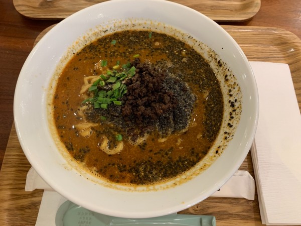 「黒胡麻担々麺 920円+excise」@胡同DELIの写真