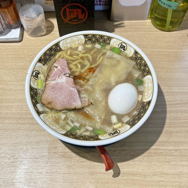 「すごい煮干しラーメン、味玉」@すごい煮干ラーメン凪 多摩センター店の写真
