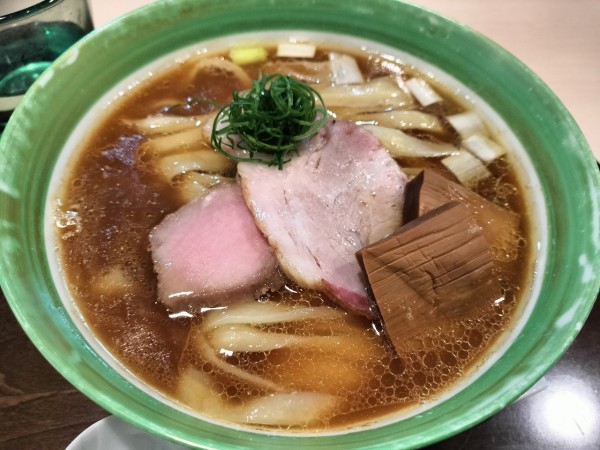 「中華蕎麦醤油　1100円」@手打麺祭 かめ囲の写真