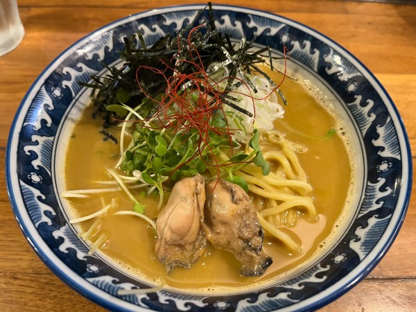 「牡蠣・拉麺」@麺や佐市の写真