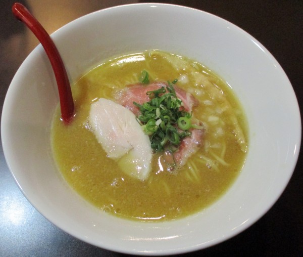 「濃厚鶏白湯ラーメン（醤油）900円」@SUPER RAMEN MAGICの写真