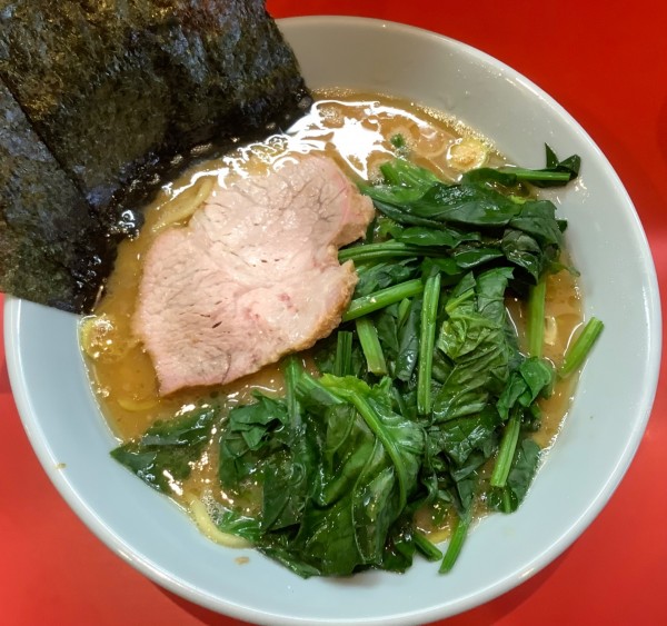 「ラーメン　＋　ほうれん草」@横浜家系ラーメン 黄金家 鴨居店の写真