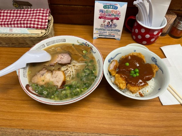 「中華そば(中)かつ丼(小)」@やまとの写真