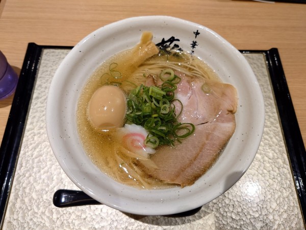 「味玉塩そば(970円)」@中華そば 葵 新越谷ヴァリエ店の写真