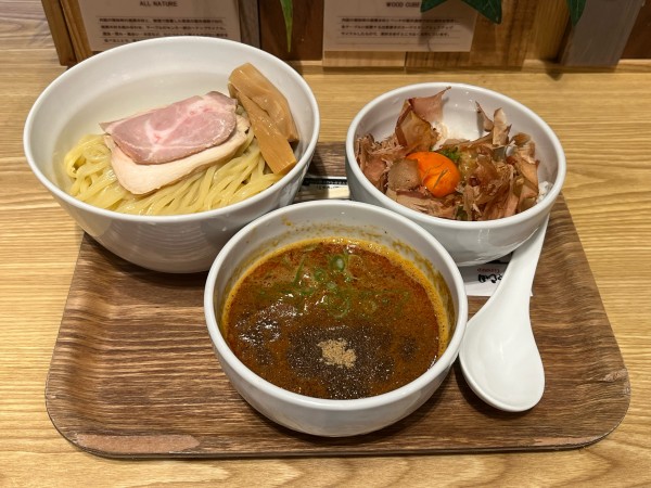 「濃厚辛つけ麺950円マキシマムTKG300円」@らぁ麺 はやし田 TXGAおおたかの森店の写真