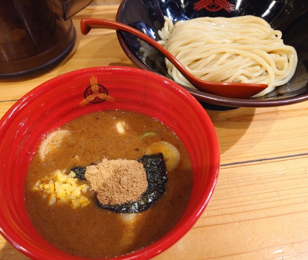 「特濃つけ麺(麺少な目、1050円)」@三田製麺所 アトレ浦和店の写真