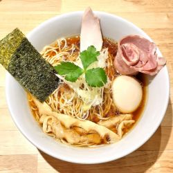 鶏そば醤油 810円＋味付玉子 100円