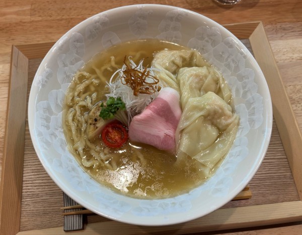 「雲吞塩そば（手もみ麺）」@小麦そば 池の写真