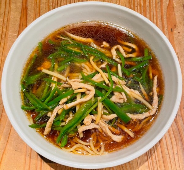 「青椒肉絲麺」@ラーメン餃子館 小次郎の写真