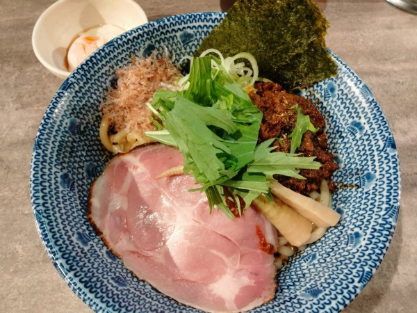 「辛しびれ油そば中」@油SOBA専門店 図星の写真