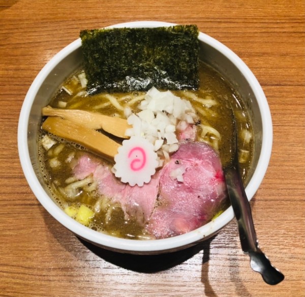 「煮干し中華そば」@煮干中華そば 鈴蘭 新宿店の写真