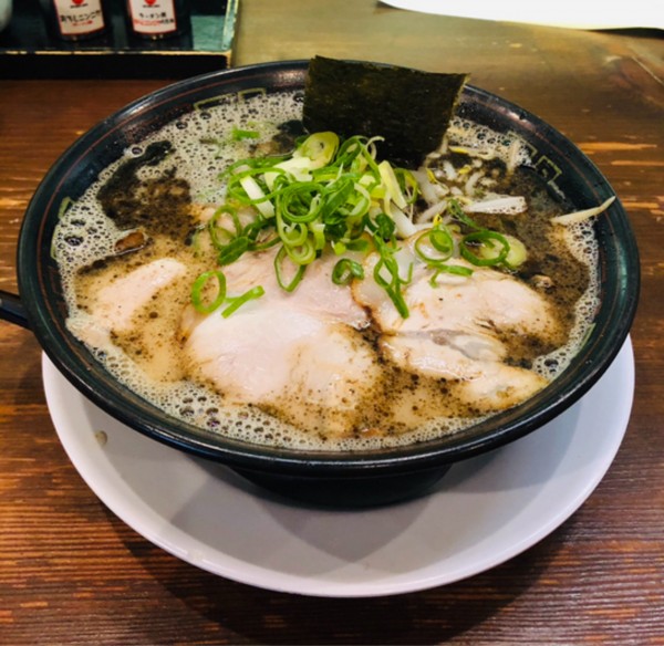 「呼び戻しブラック」@大砲ラーメン 本店の写真