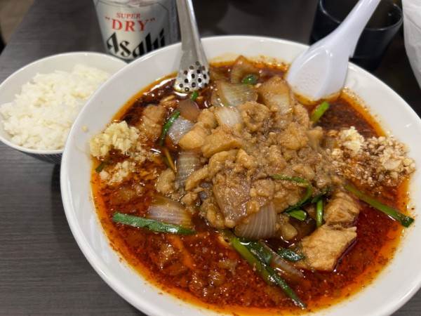 「辛いスタ満ソバ950円＋小ライス60円＆ビール」@元祖スタミナ満点らーめんすず鬼 狭山ヶ丘分店の写真