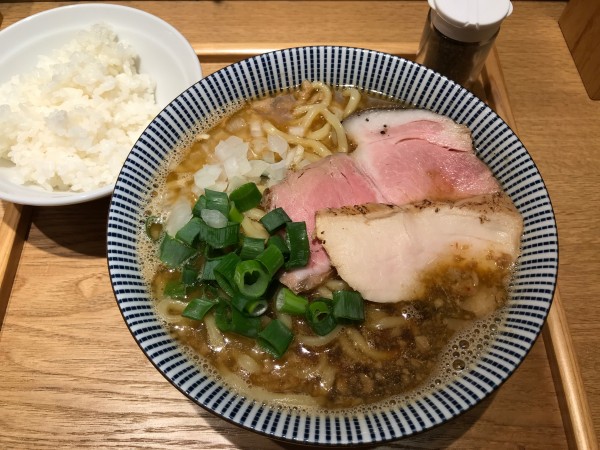 「煮干しらーめん 950円」@ふく流らーめん 轍 東京高田馬場本店の写真
