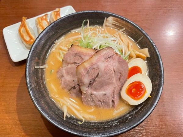 「あい盛りみそラーメン」@味噌らーめん 一玄の写真