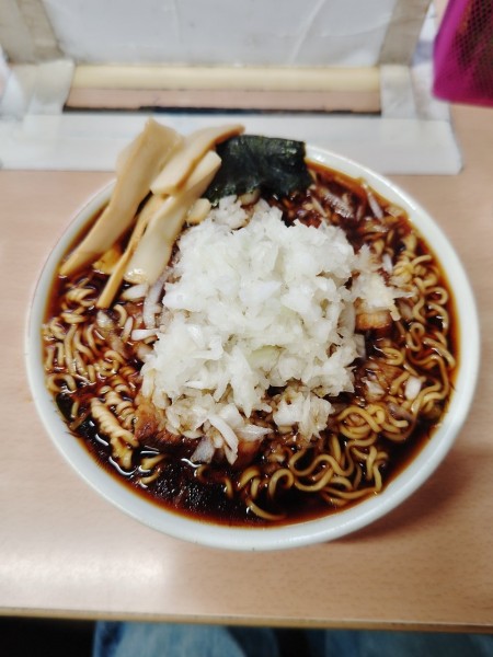「ラーメン(ヤクミ)(950+100円)」@梅乃家の写真