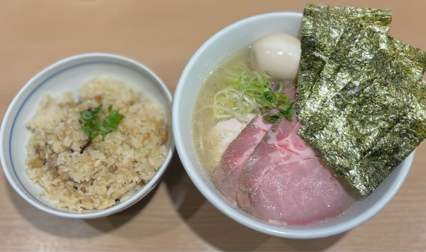 「特製くらむそば(塩)、麺大盛り、あさりの混ぜご飯(並)」@貝出汁中華そば くらむの写真