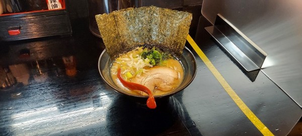 「豚骨ラーメン」@富士家系直壱家 御殿場店の写真