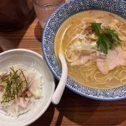 比内地鶏の白鶏そば850円＋ランチ限定ミニ丼150円