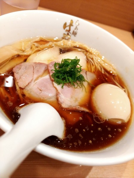 「特製醤油らぁ麺」@らぁ麺はやし田 道頓堀店の写真