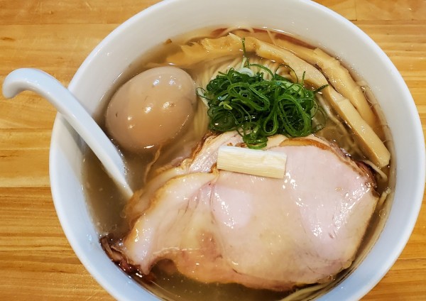 「らーめん塩大盛　味玉トッピング」@川の先の上の写真