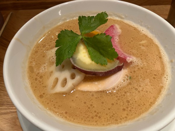 「鶏白湯醤油soba」@銀座 篝 ルクア大阪店の写真