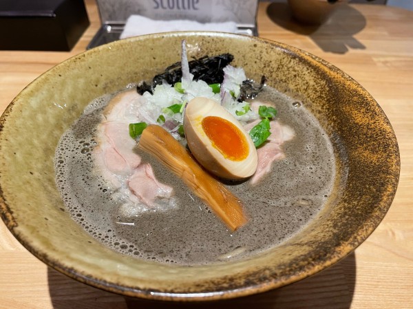 「百尾煮干し醤油ラーメン ¥930」@煮干しらーめん 波乃にぼるの写真