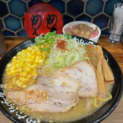 特濃味噌らーめん　牛あぶら飯