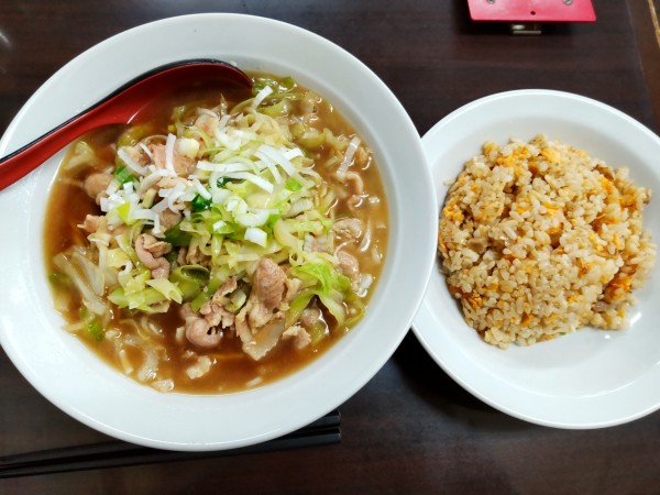 「天下一肉ラーメン＋半チャーハン」@ラーメン餃子専科 天下一の写真