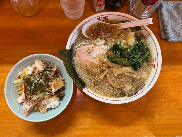 「煮干し中華そば　チャーシュー丼」@中華そば 亜雄の写真
