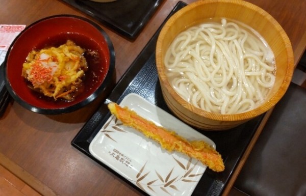 「甘辛つけ汁香ばしえびのかき揚げうどん・得盛＆並盛」@丸亀製麺 山形店の写真